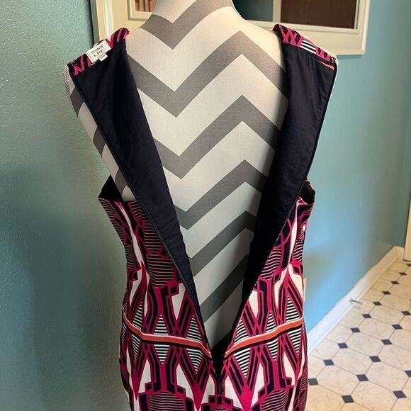 Crown & Ivy Navy/ Pink and White sleeveless Shift Dress - Picture 5 of 8